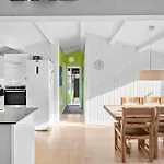 Ferienhaus Three-bedroom In Vaggerlose